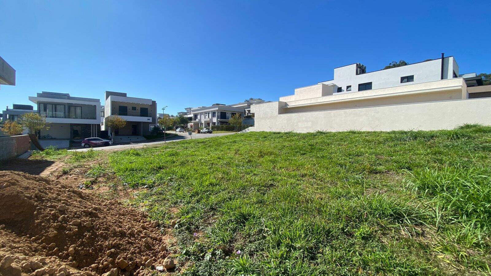 Terreno à venda no Loteamento Brisas do Lago: 