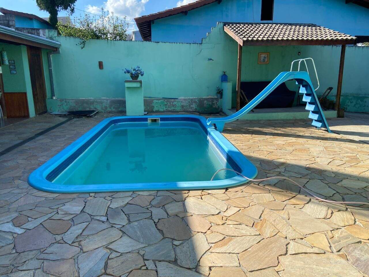 Casa à venda no Dos Ivo: 