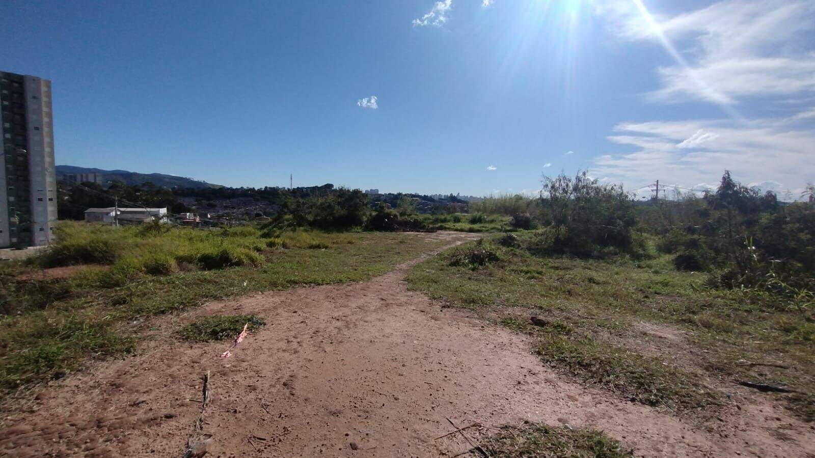 Terreno à venda no Jardim Bertioga: 