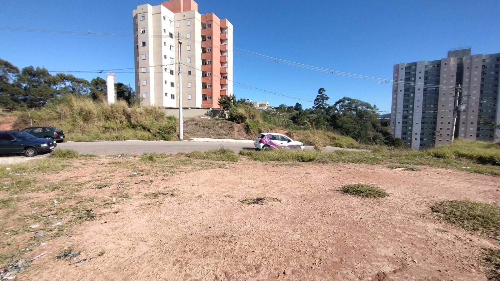Terreno à venda no Jardim Bertioga: 
