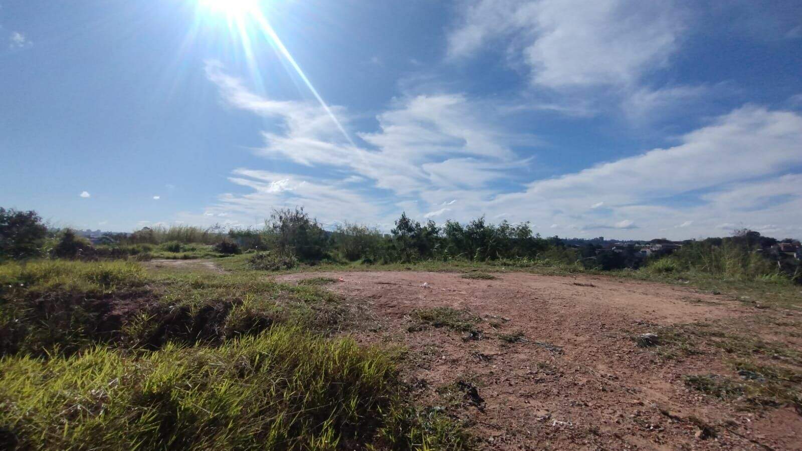 Terreno à venda no Jardim Bertioga: 
