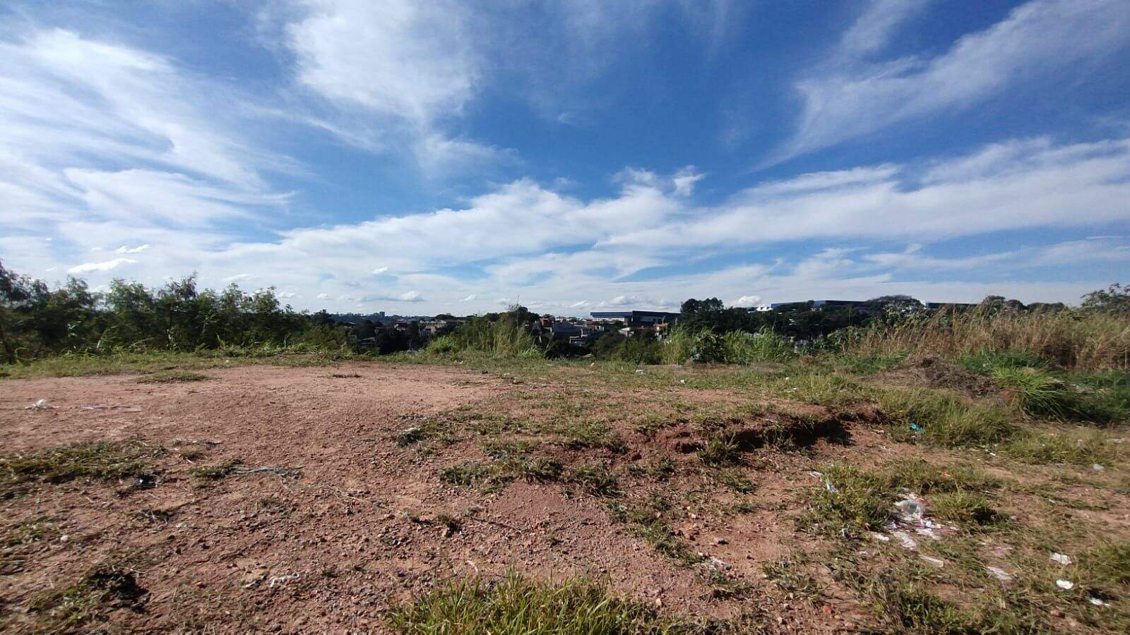 Terreno à venda no Jardim Bertioga: 