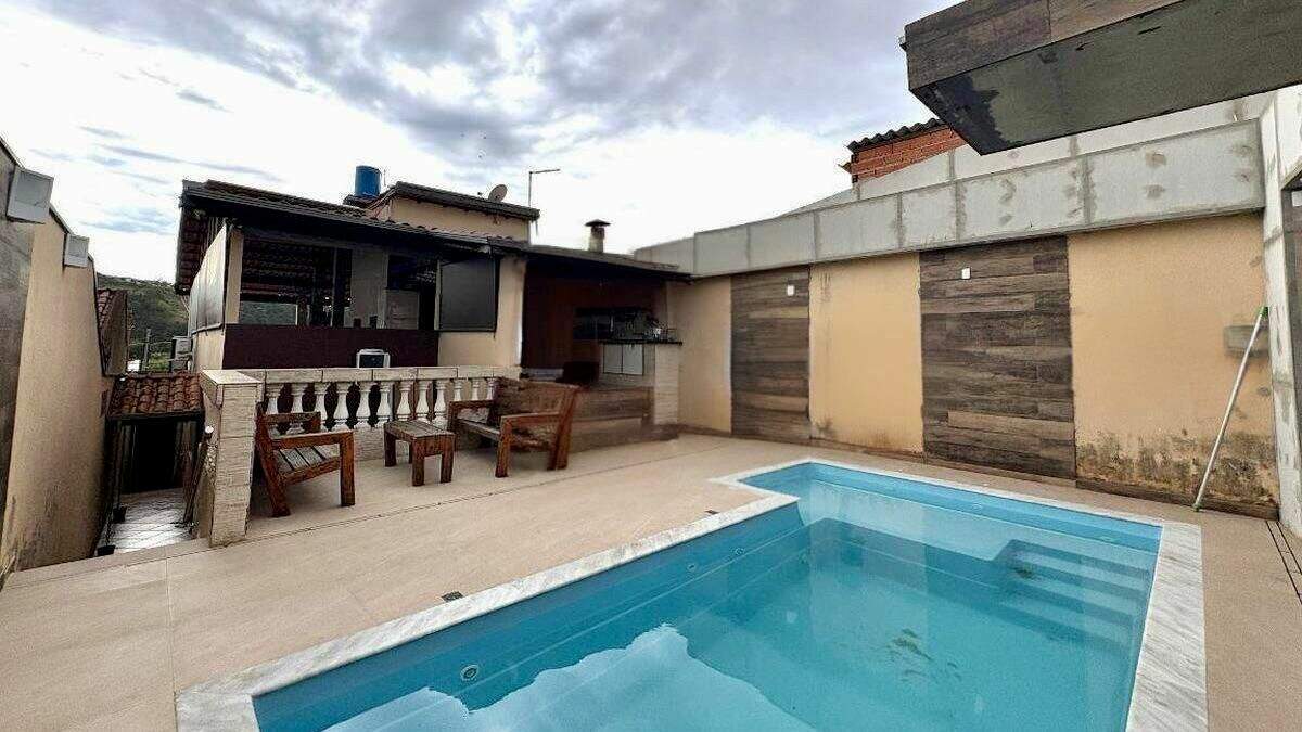 Casa à venda no Vila M Genoveva: 