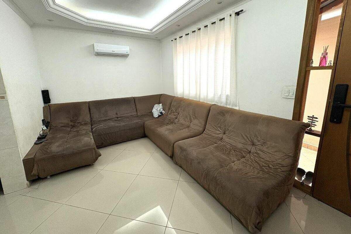 Casa à venda no Vila M Genoveva: 