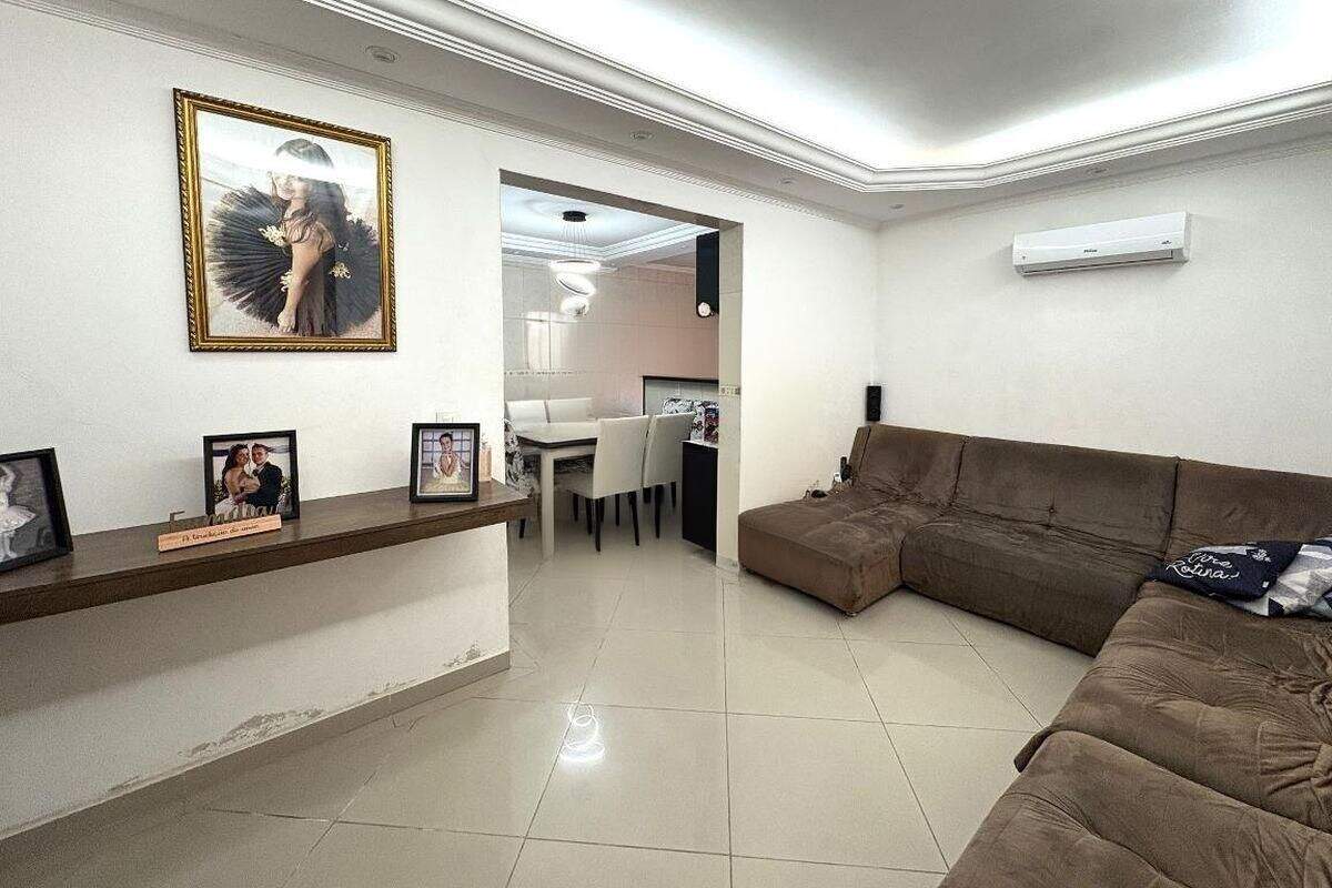 Casa à venda no Vila M Genoveva: 