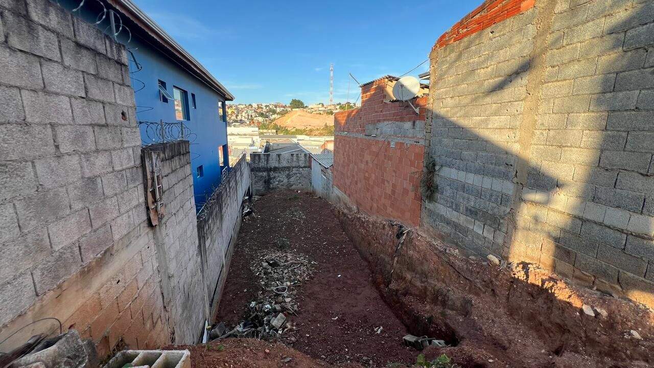 Terreno à venda no Cidade Nova II: 