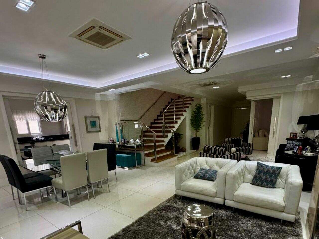 Casa à venda no Loteamento Reserva da Serra: 