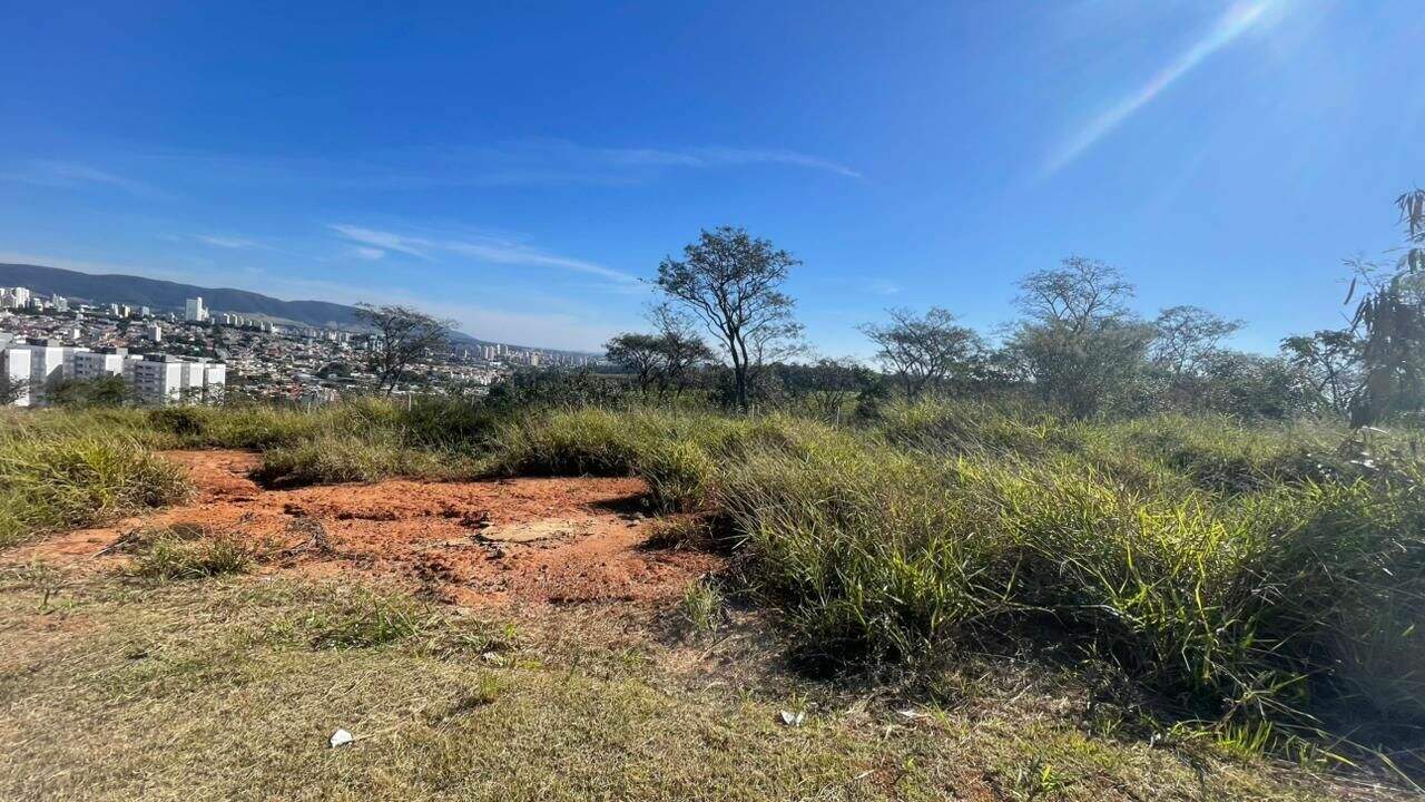 Terreno à venda no Vila Rio Branco: 