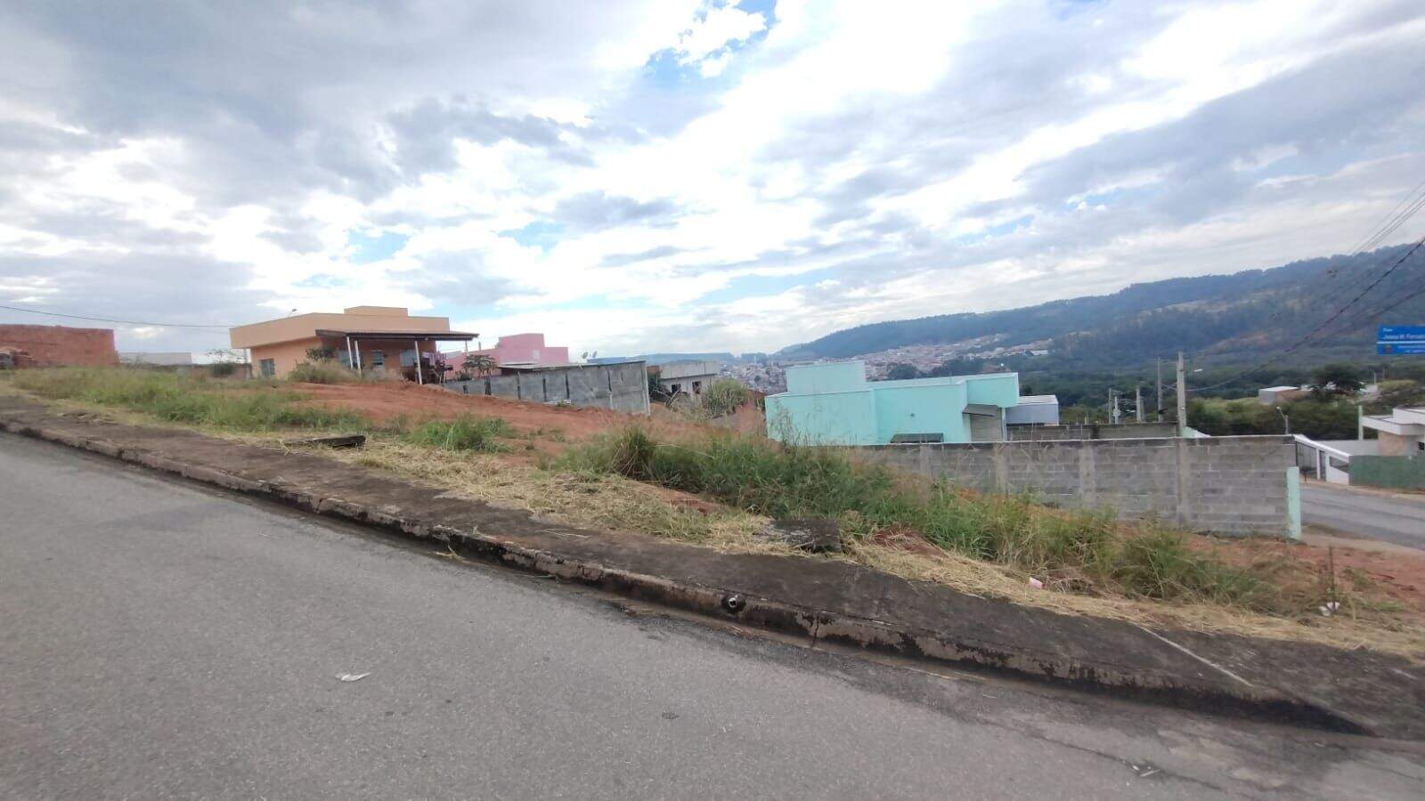 Terreno à venda no Parque dos Cafezais II: 