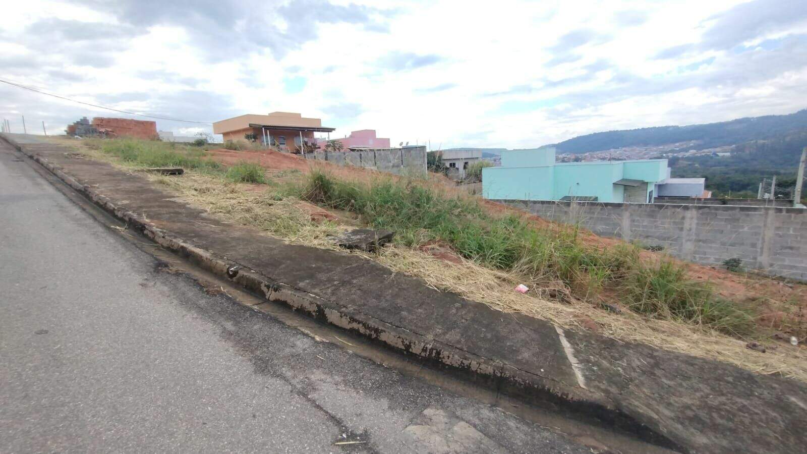 Terreno à venda no Parque dos Cafezais II: 