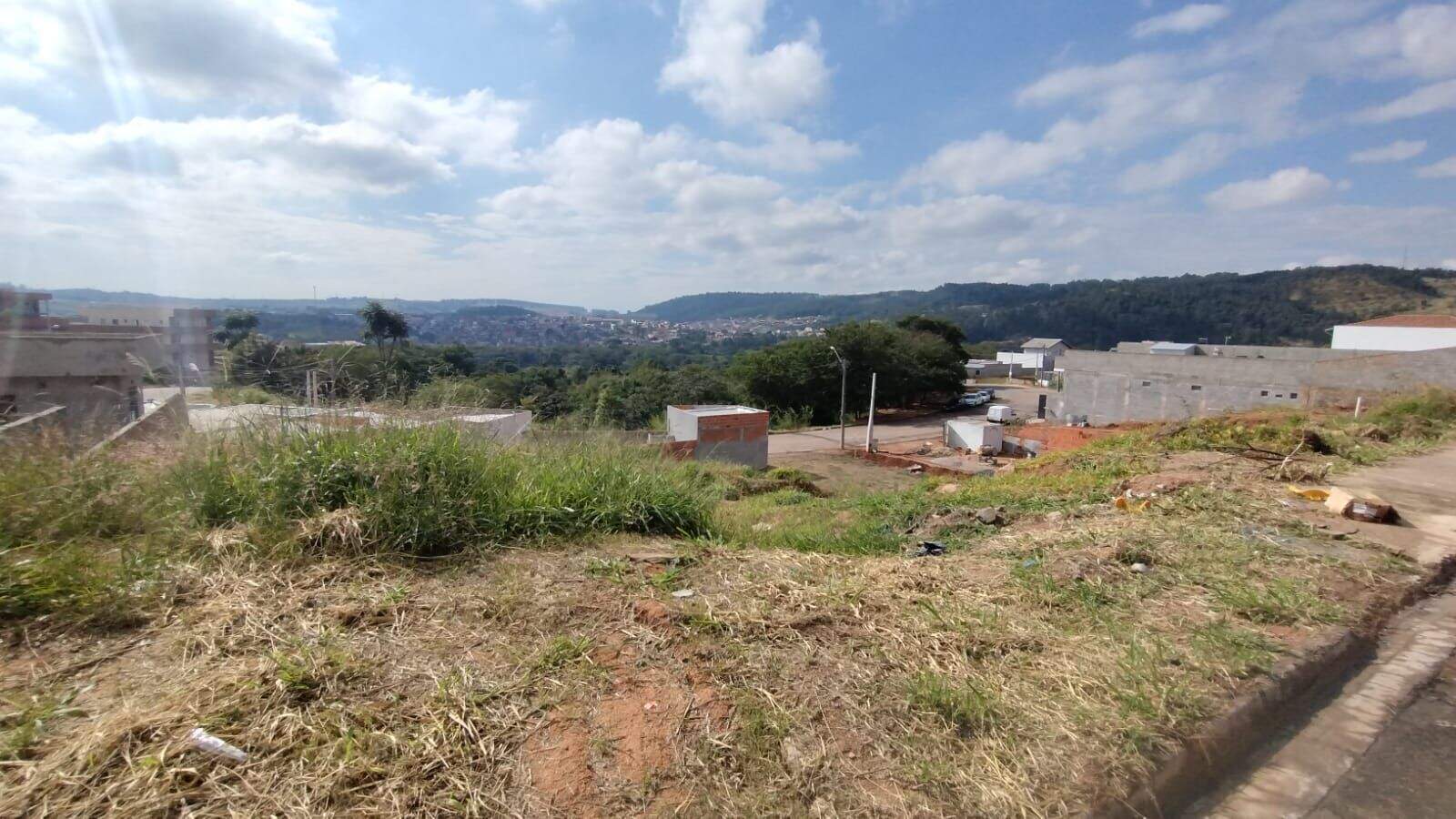 Terreno à venda no Parque dos Cafezais II: 