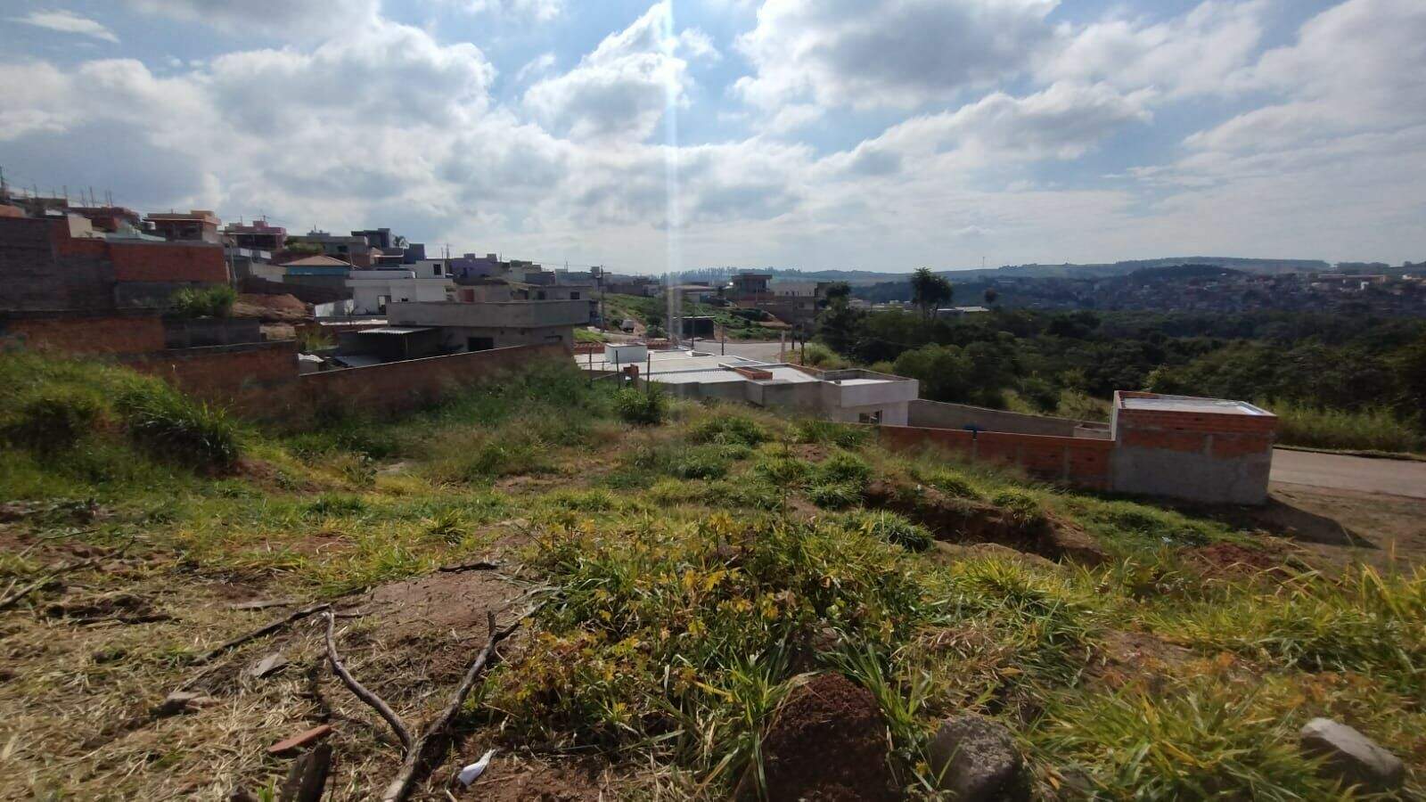 Terreno à venda no Parque dos Cafezais II: 