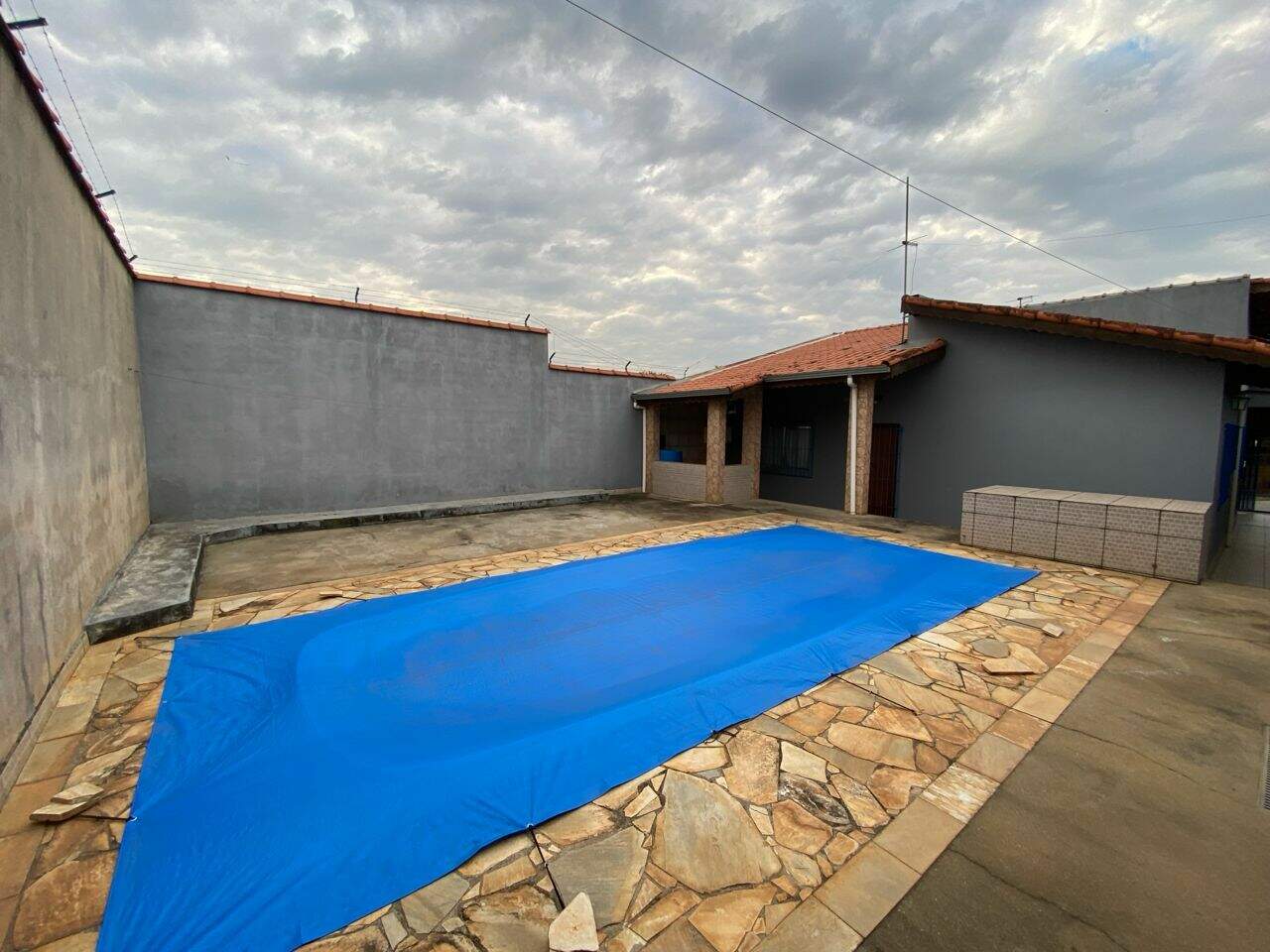 Casa à venda no Residencial Jardim Perolla: 