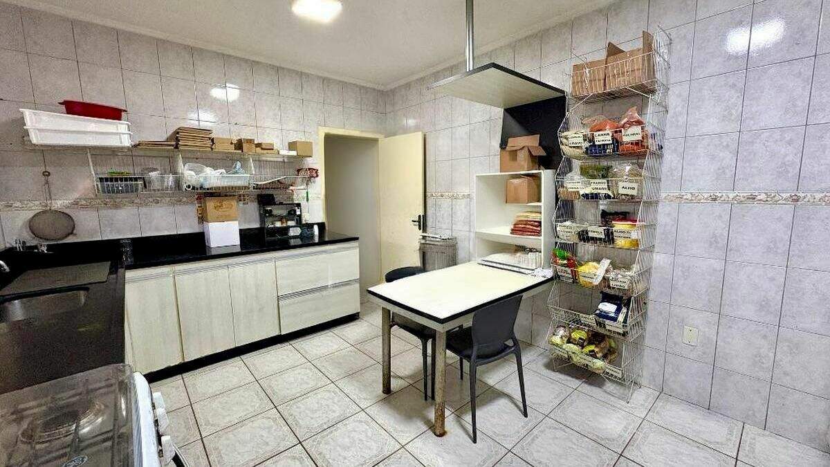 Casa à venda no Medeiros: 