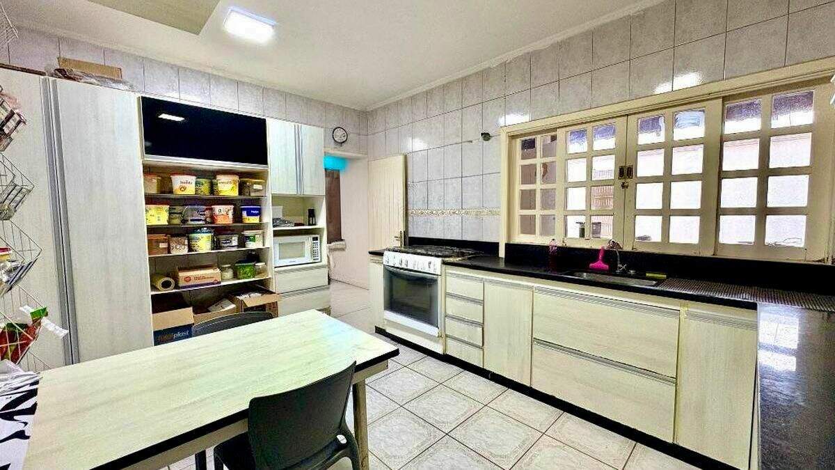 Casa à venda no Medeiros: 