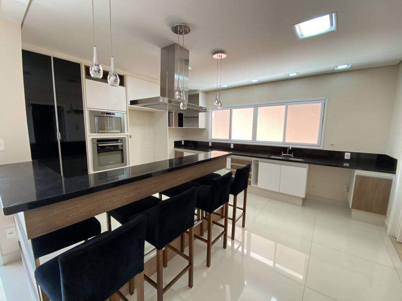 Casa à venda no Engordadouro: 