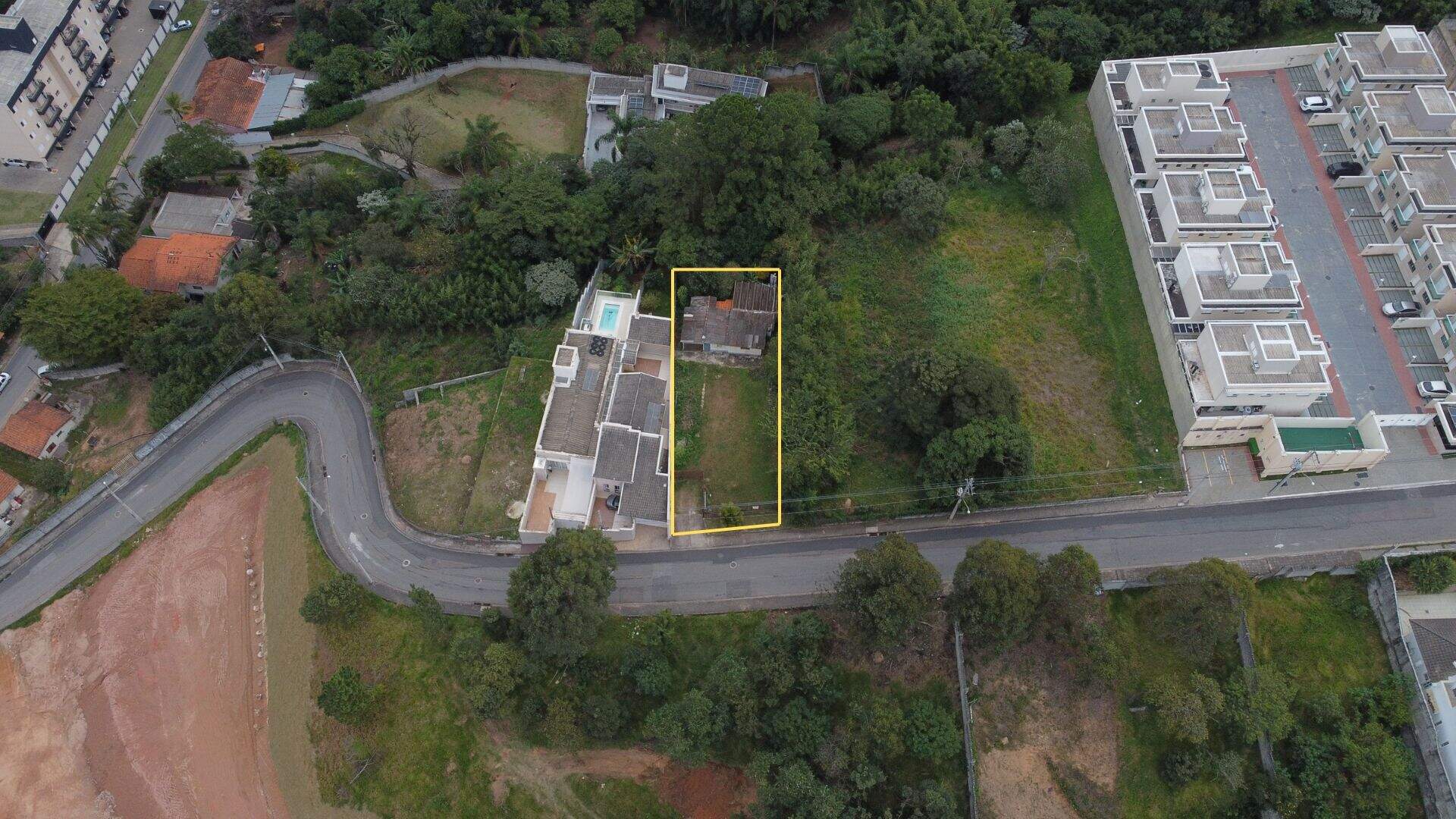 Terreno à venda no Jardim das Carpas: 