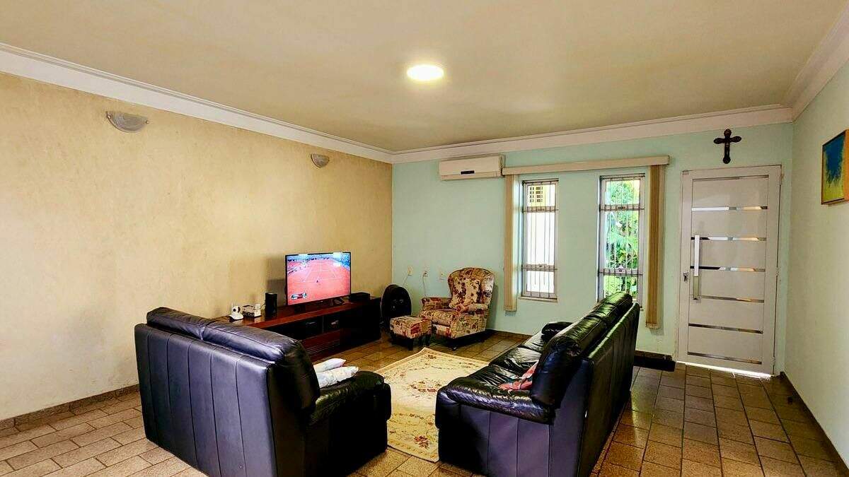 Casa à venda no Jardim Estádio: 