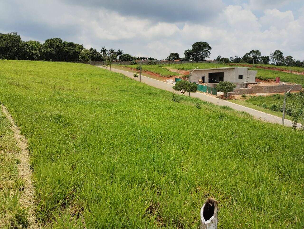Terreno à venda no Jardim Caxambu: 