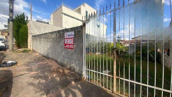 Terreno à venda no Horto Santo Antonio: 