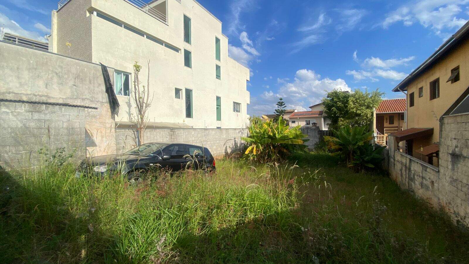 Terreno à venda no Horto Santo Antonio: 