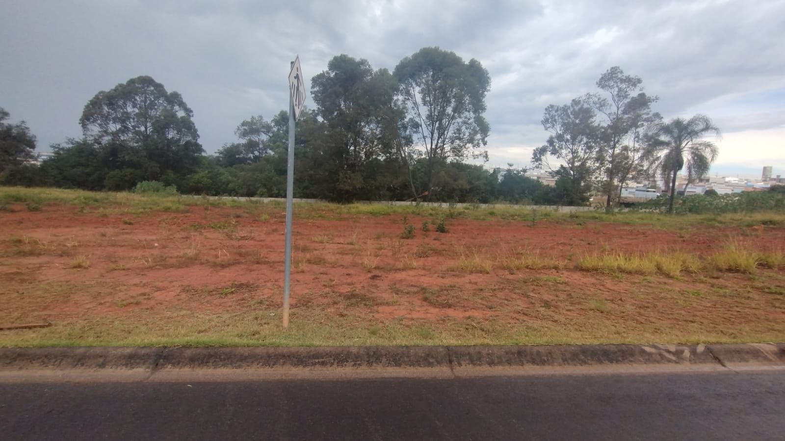 Terreno à venda no Jardim Primavera: 