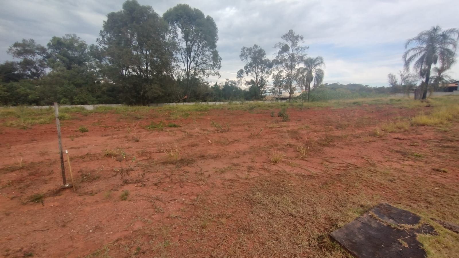 Terreno à venda no Jardim Primavera: 