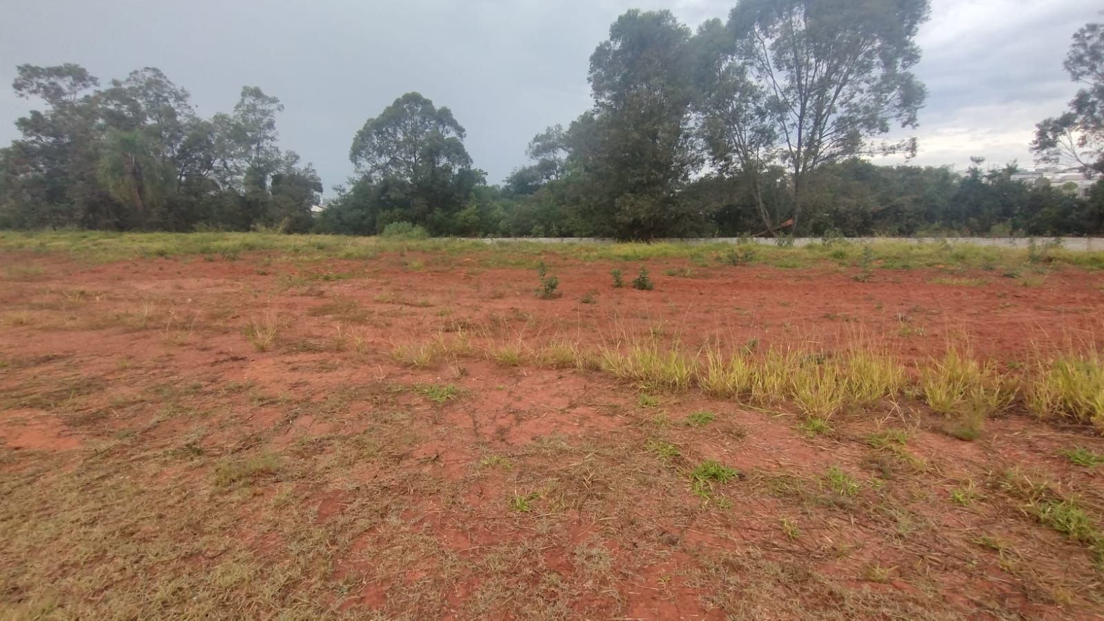 Terreno à venda no Jardim Primavera: 