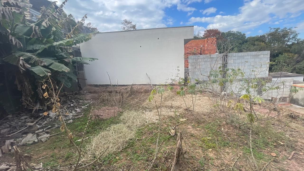 Terreno à venda no Jardim América II: 