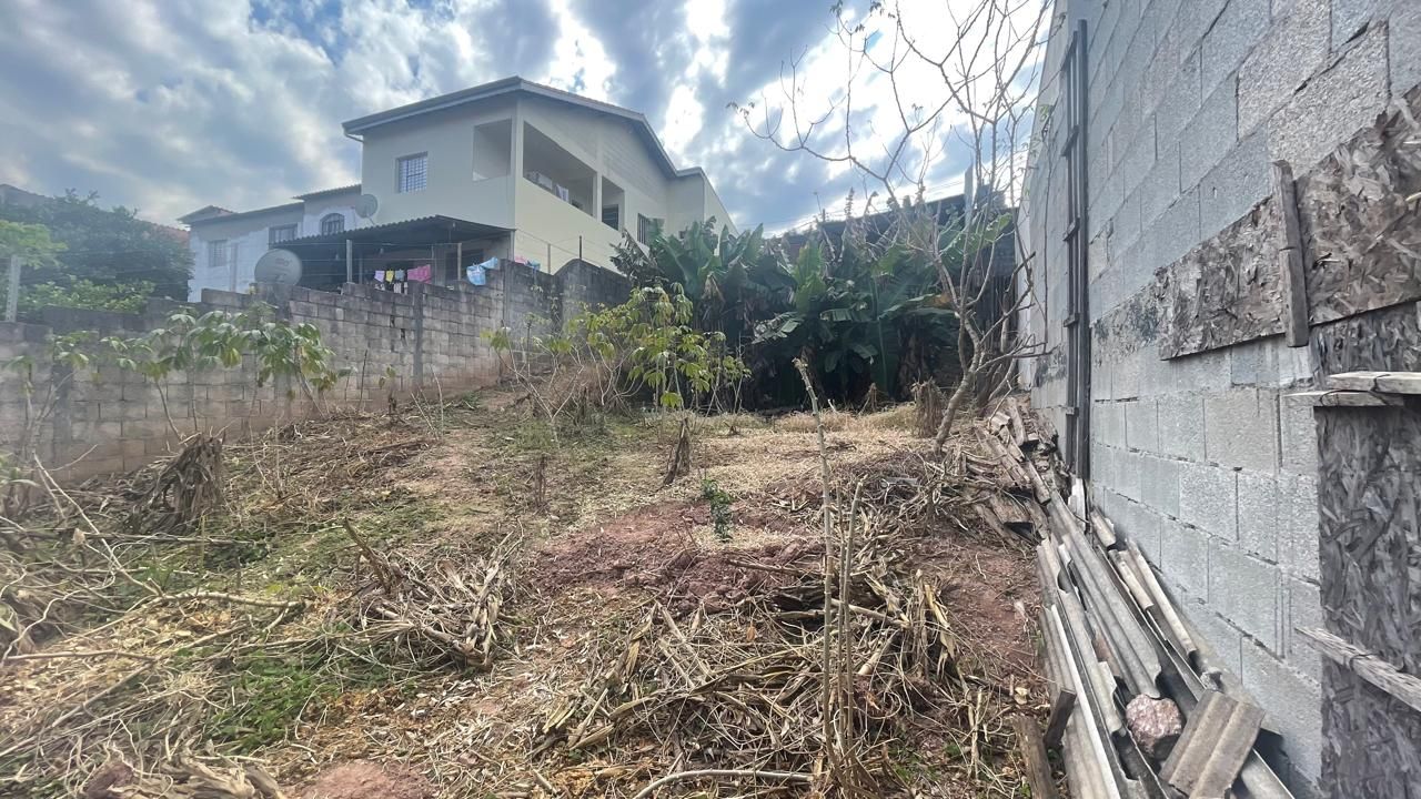 Terreno à venda no Jardim América II: 