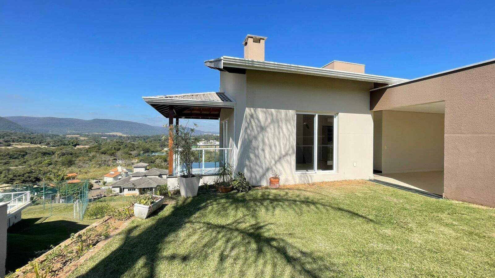 Casa à venda no Medeiros: 