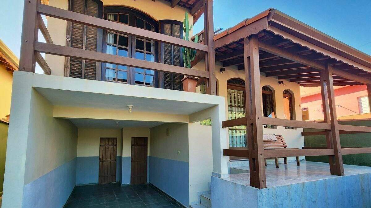 Casa à venda no Distrito Industrial: 