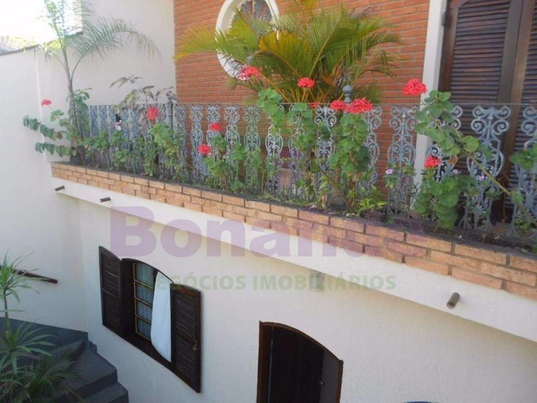 Casa à venda no Anhangabaú: 