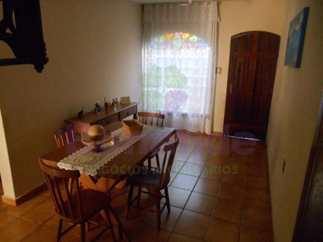 Casa à venda no Anhangabaú: 