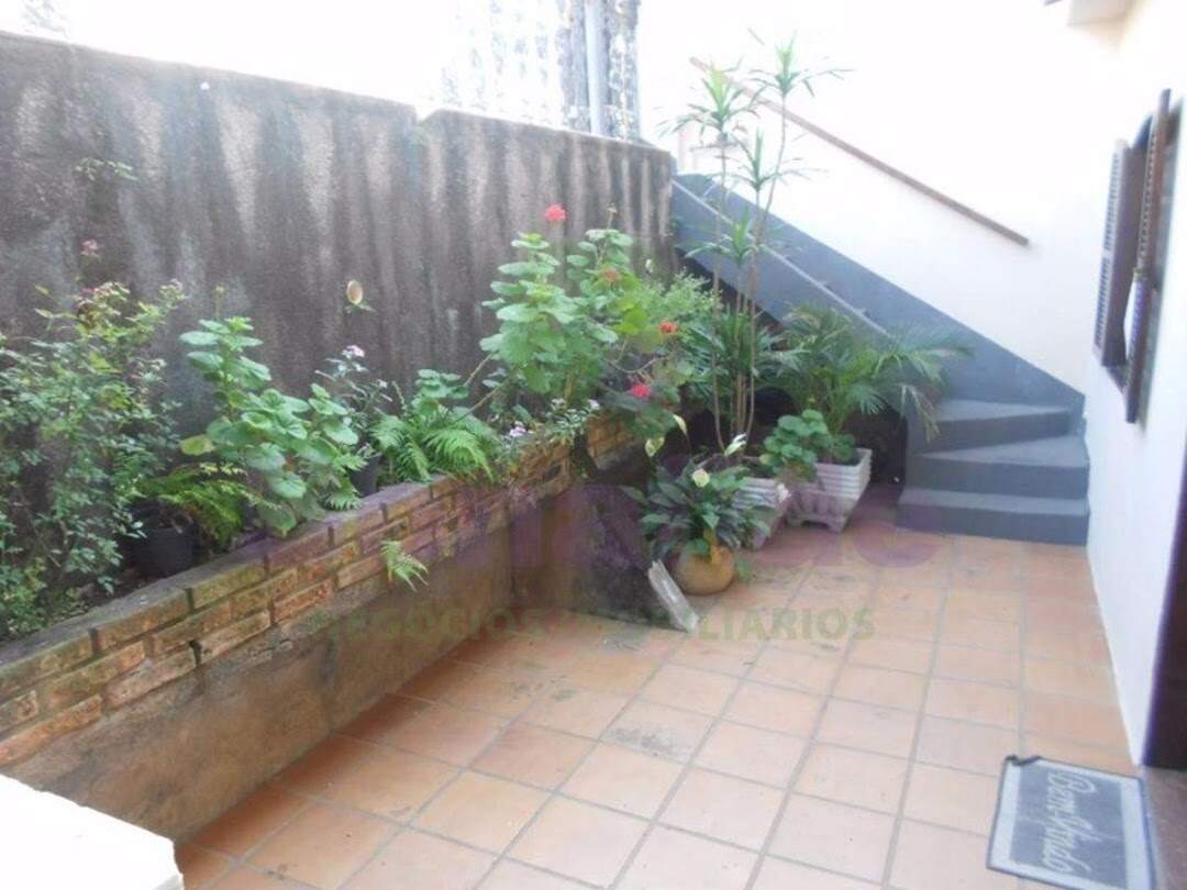 Casa à venda no Anhangabaú: 