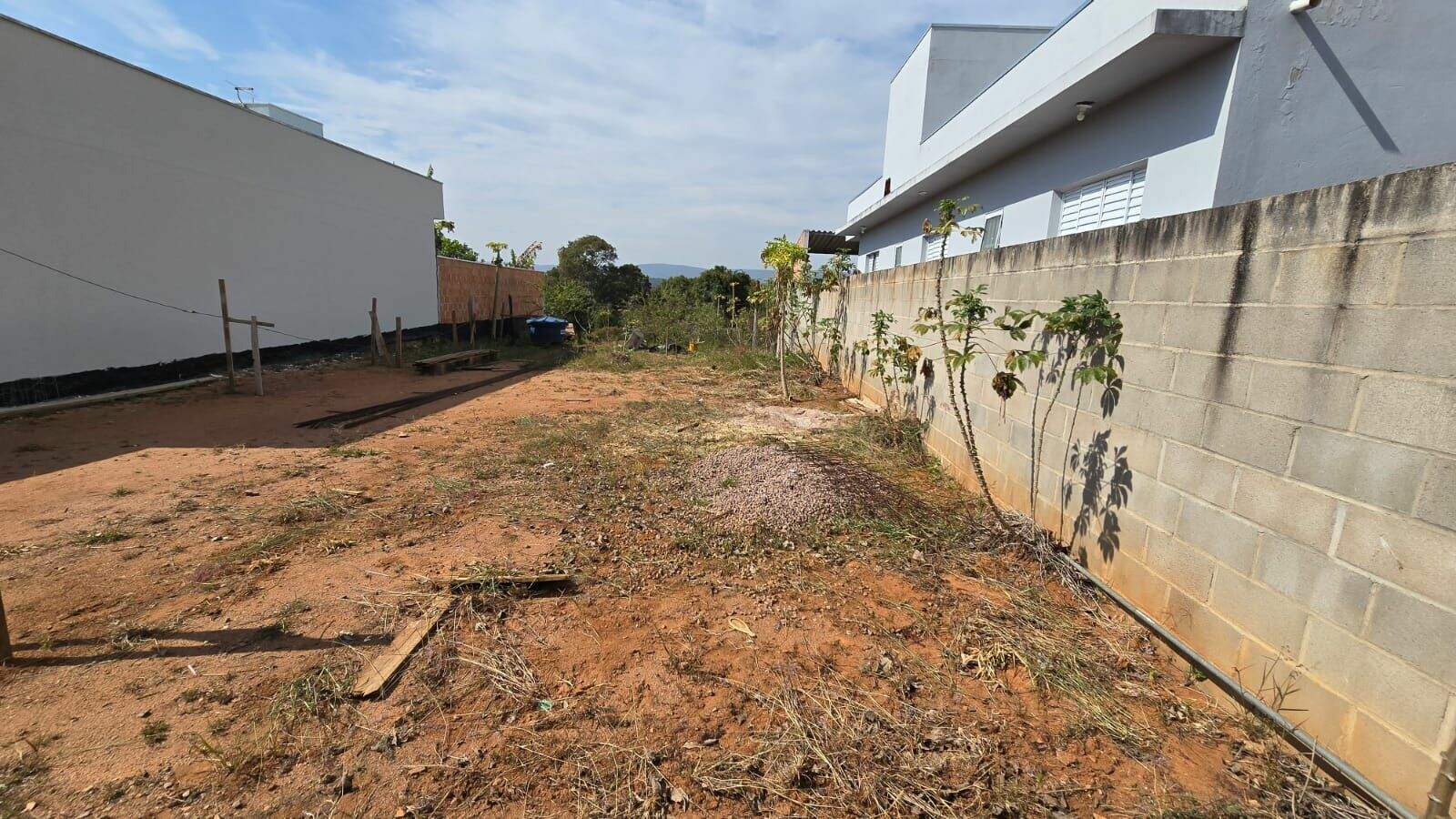 Terreno à venda no Residencial Tosi: 