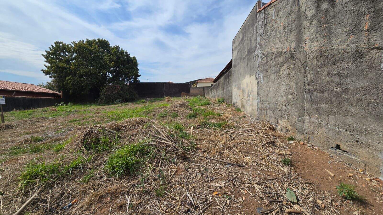 Terreno à venda no Jardim Primavera: 