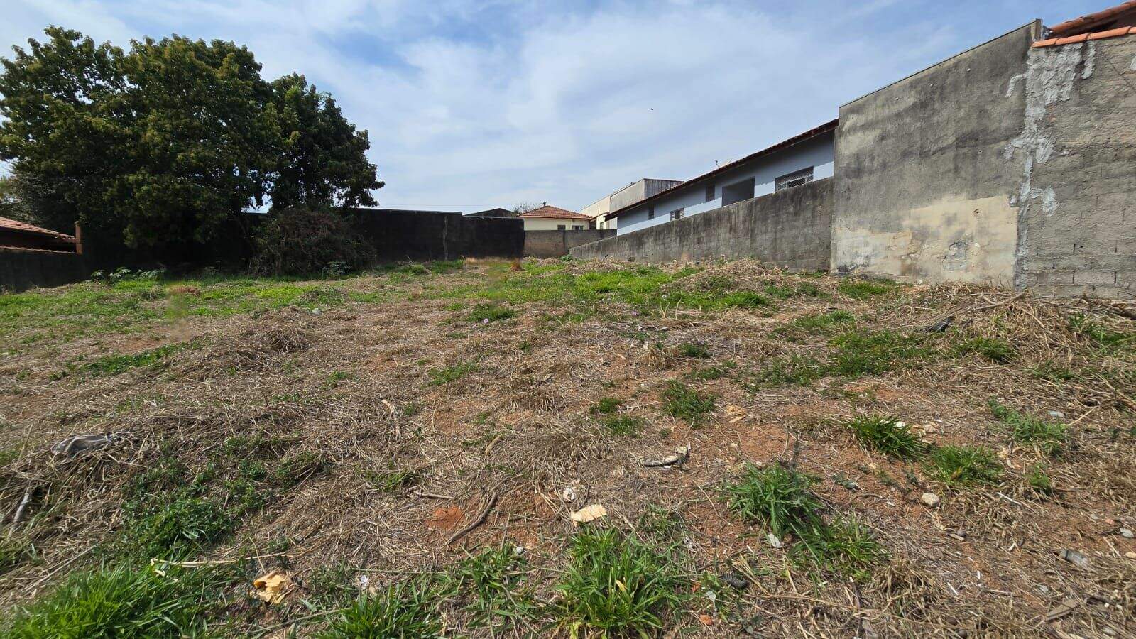 Terreno à venda no Jardim Primavera: 