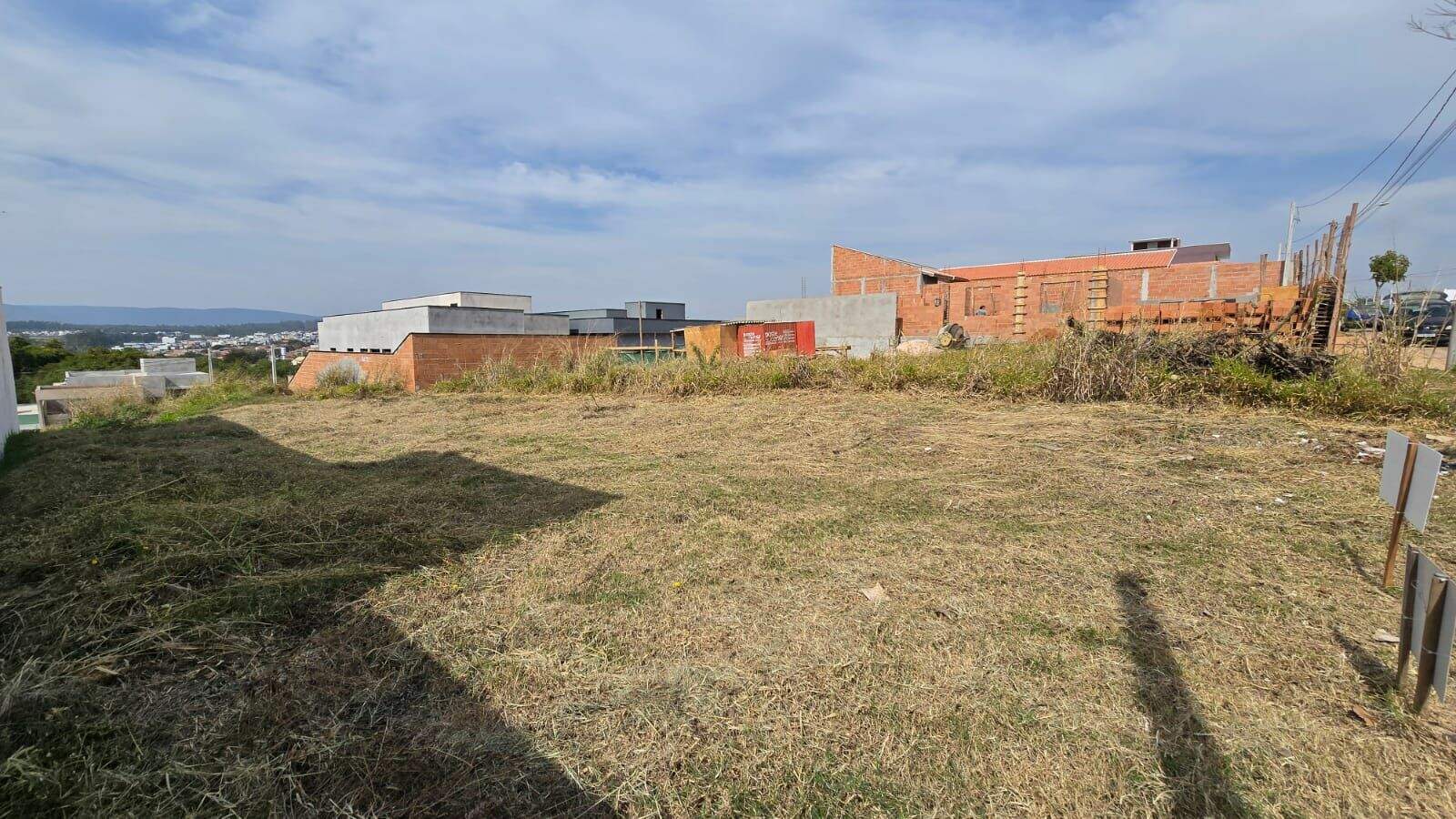 Terreno à venda no Parque dos Cafezais II: 