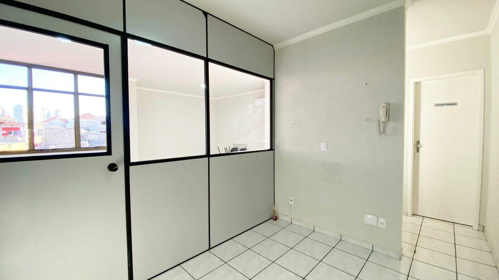 Sala à venda no Centro: 