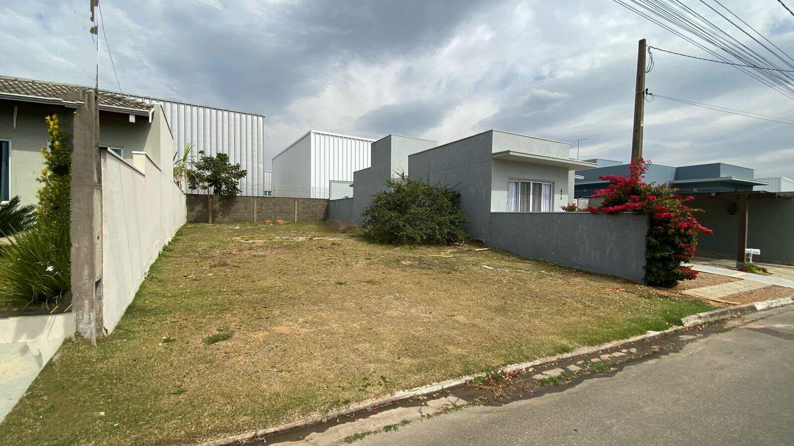 Terreno à venda no Nova Era: 