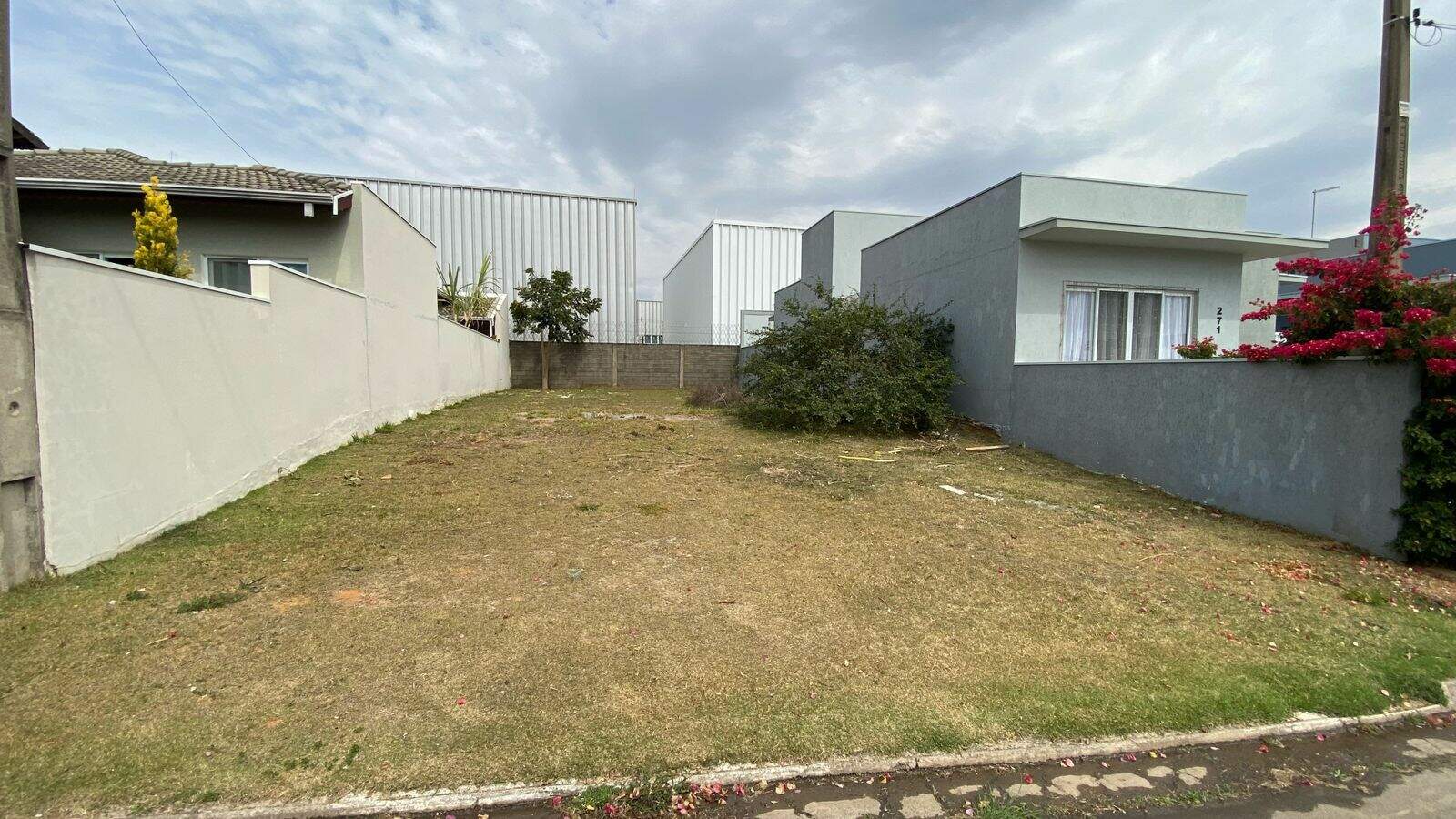 Terreno à venda no Nova Era: 