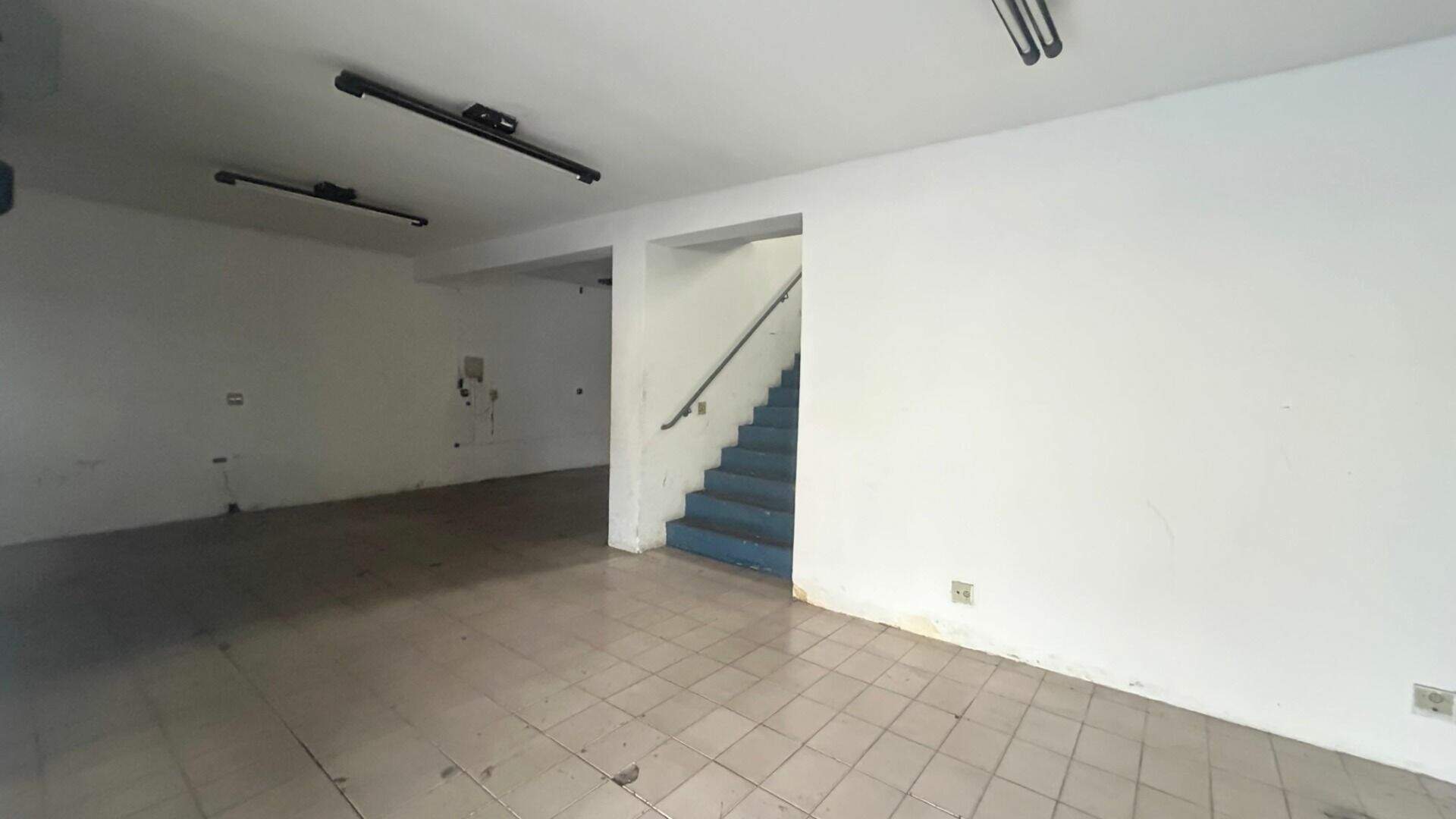 Salão à venda no Vila Vianelo: 