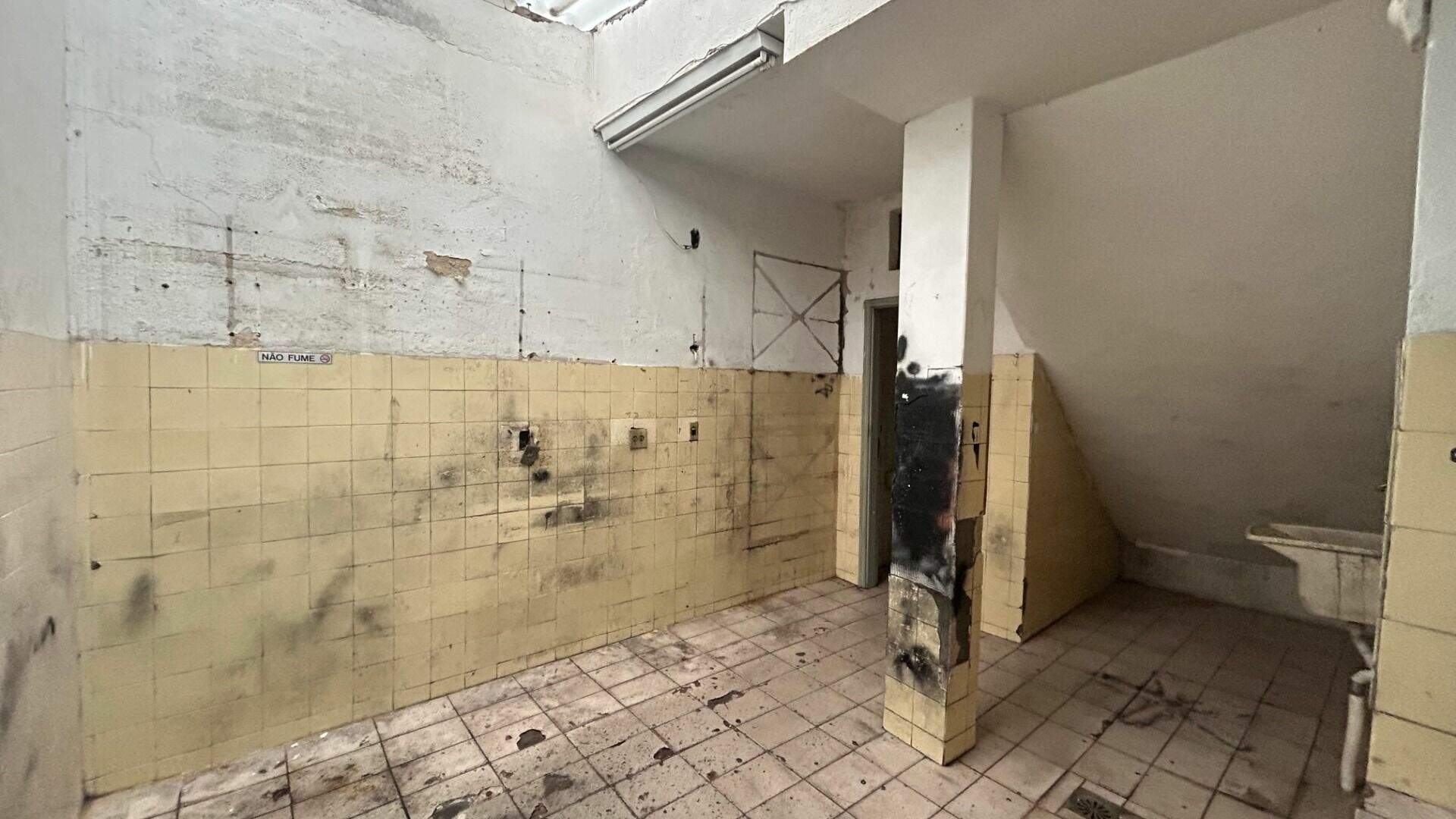 Salão à venda no Vila Vianelo: 