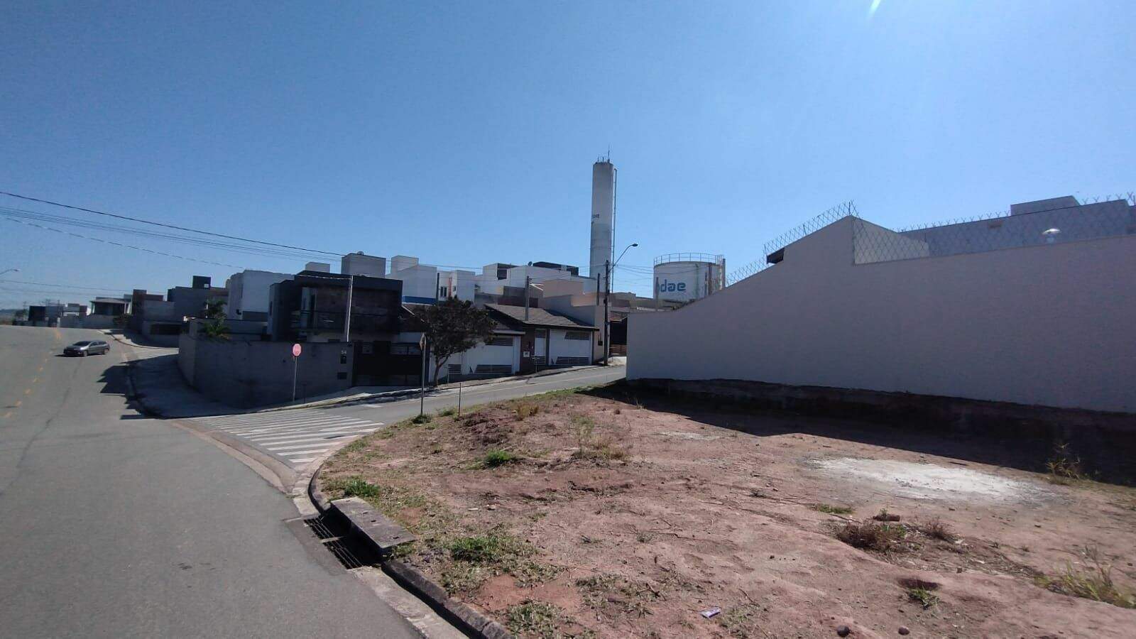 Terreno à venda no Jardim Marambaia II: 