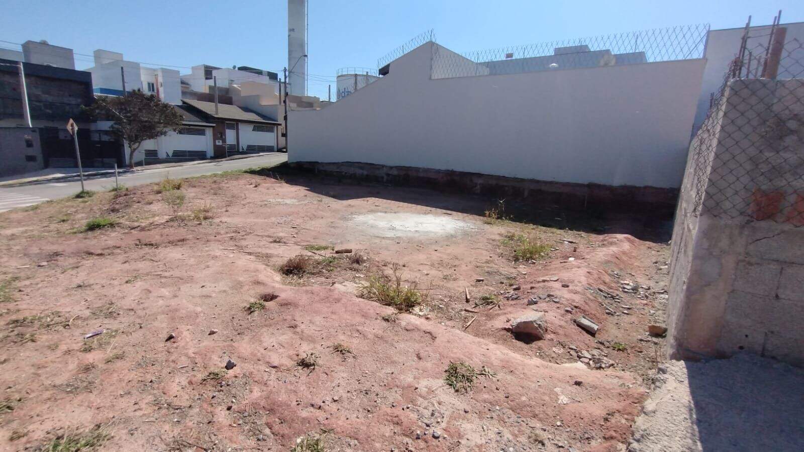 Terreno à venda no Jardim Marambaia II: 