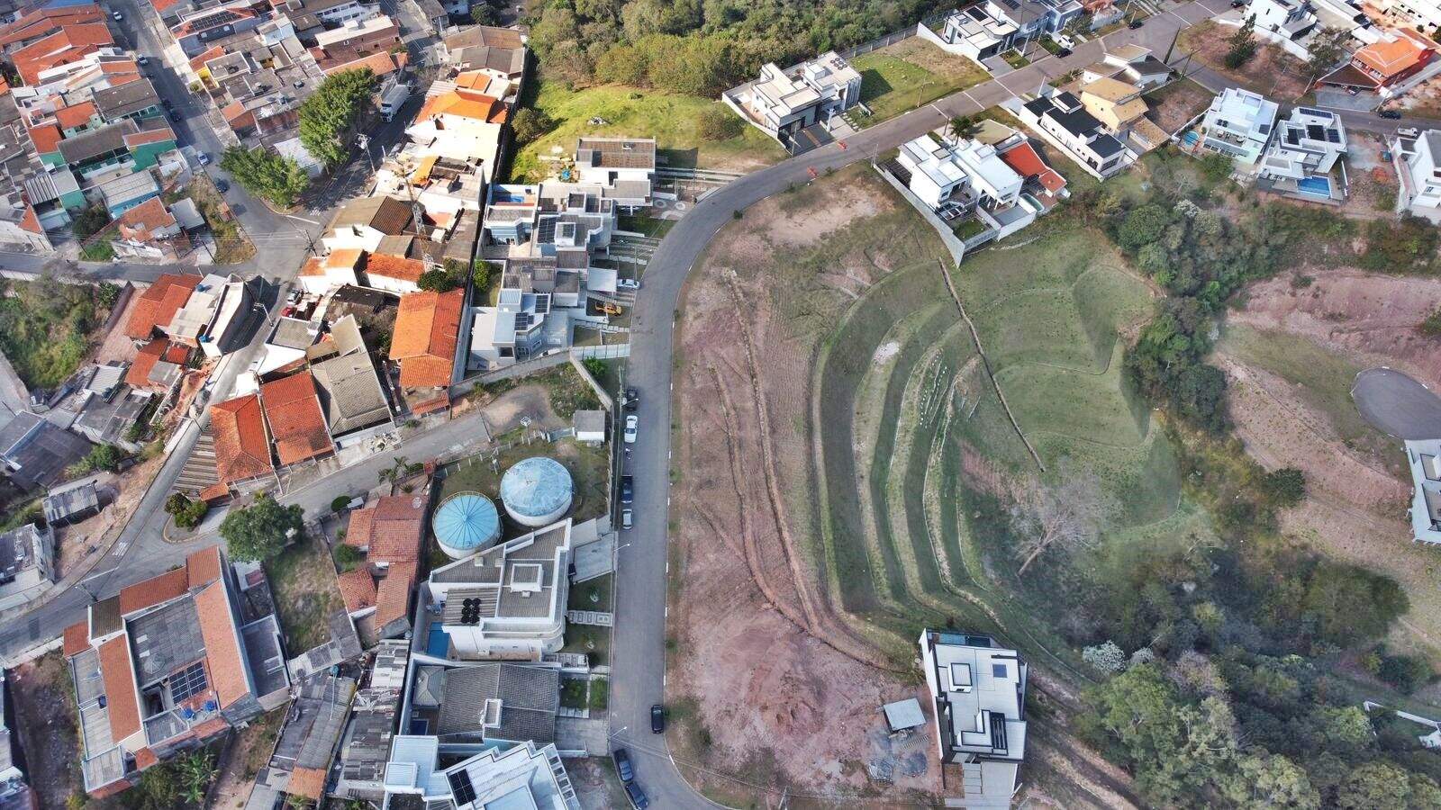 Terreno à venda no Jardim Promeca: 