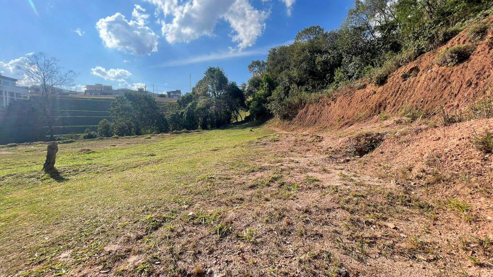 Terreno à venda no Jardim Promeca: 