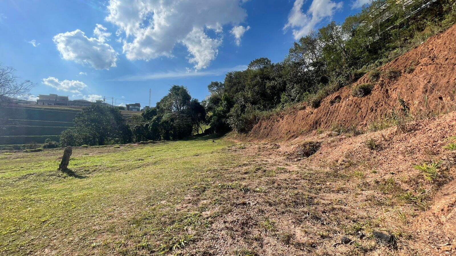 Terreno à venda no Jardim Promeca: 