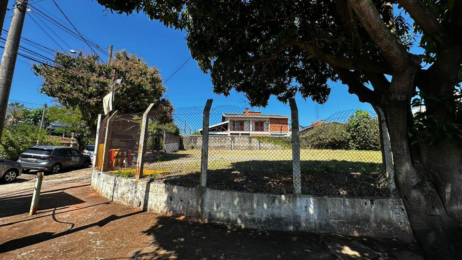 Terreno à venda no Anhangabaú: 